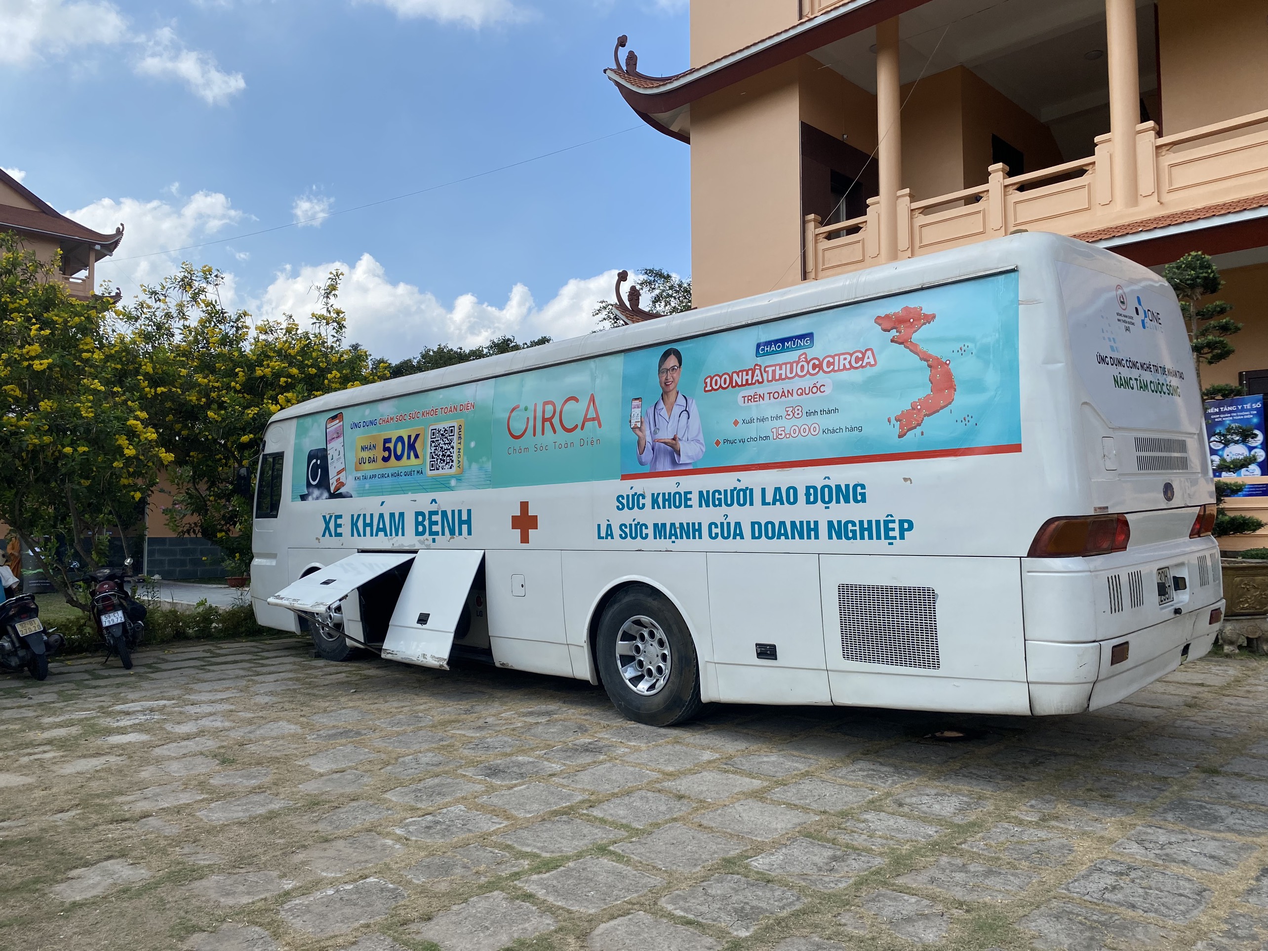 Khám sức khỏe miễn phí cho Ni và Sư thầy tại Học viện Phật giáo Việt Nam (TP.HCM)